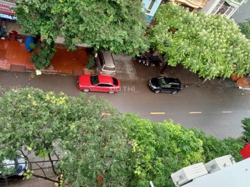 Bán nhà mặt phố Đền Lừ, vỉa hè, ô tô dừng đỗ, kinh doanh, thang máy, 11 tỷ