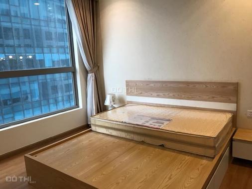 Cho thuê căn hộ chung cư Vinhomes Nguyễn Chí Thanh, 3 phòng ngủ, đầy đủ nội thất