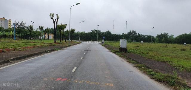 Bán lô đất đấu giá TĐC chân cầu Vĩnh Thịnh, Sơn Tây - đường QL32