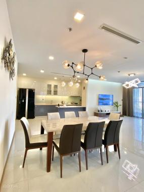 Cho thuê căn hộ cao cấp Vinhomes, 4 phòng ngủ, 178 m2