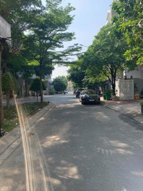 Chính chủ bán gấp lô đất biệt thự đường 12m khu đô thị mới Him Lam Kênh Tẻ P. Tân Hưng Q7