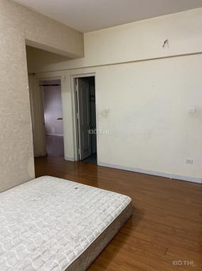 Cho thuê căn hộ chung cư B4 - B14 Kim Liên, 60m2, 2 ngủ, gần đủ đồ, 9,5 tr/tháng. LH: 0981261526