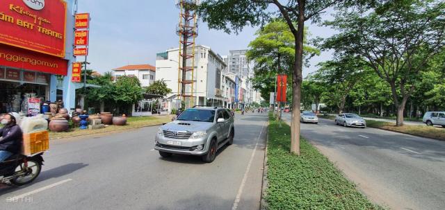 Bán nhà phố mặt tiền 019 Nguyễn Văn Linh, Phú Mỹ Hưng, Q7, 6x18m gồm 1 trệt 1 lửng 2 lầu, 25 tỷ