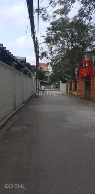 Bán đất ngõ 560 Nguyễn Văn Cừ, phường Gia Thụy, quận Long Biên 40m2, MT 5m, ô tô 7 chỗ qua