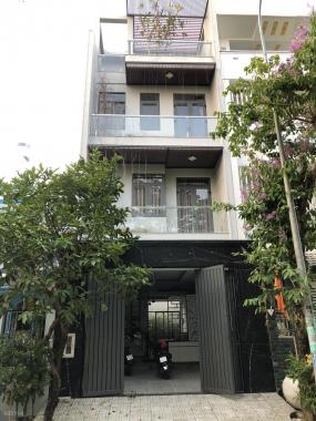 Bán nhà phố khu đường Số 5 Phạm Hữu Lầu Q7 - 5x18m + 3 tầng + nội thất - chốt 9 tỷ