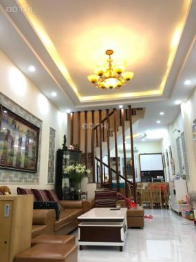 Nhà lô góc hàng hiếm Nguyễn Khang, 40m2, 5 tầng, 4Pn, giá 3,3 tỷ