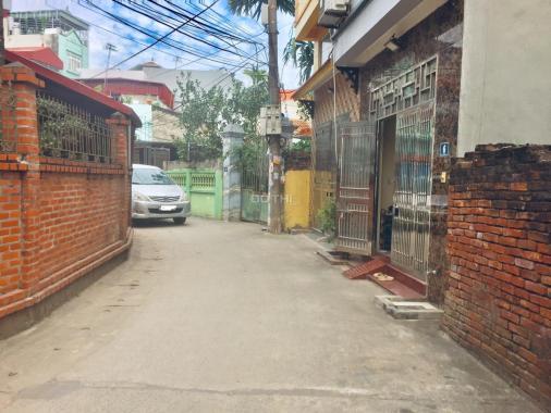 Bán lô đất sổ đỏ đẹp ô tô 7 chỗ vào nhà gần ủy ban xã Tả Thanh Oai 35m2. LH: 0986928906