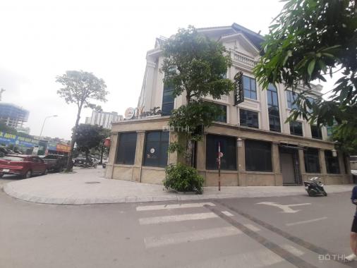 Cho thuê nhà shophouse A10 Nguyễn Chánh (Căn góc 3 mặt tiền 40m) 180m2 x 3,5t, thông sàn, thang máy