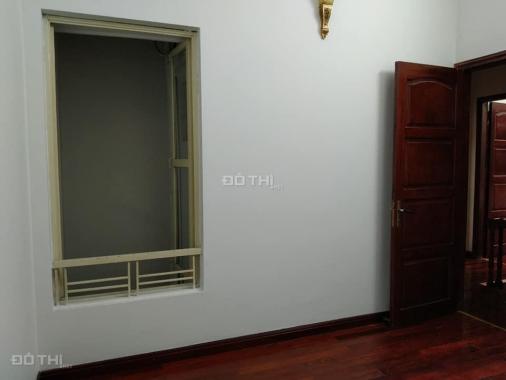 Hiếm! Nhà đẹp phân lô - ô tô - vỉa hè - tại phố Trần Quốc Hoàn: 56m2, 5T chỉ 9.5 tỷ