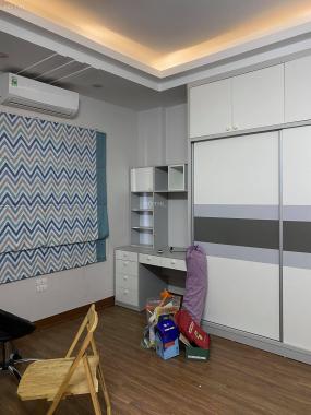 Cho thuê nhà riêng 3 tầng đủ đồ Ái Mộ, Long Biên, 30m2, giá: 10 triệu/tháng. LH: 0984.373.362