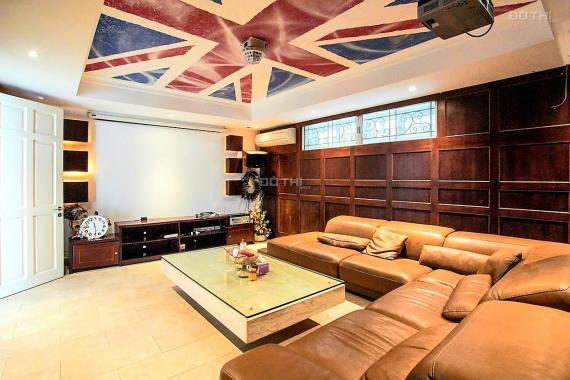 Siêu biệt thự cạnh Phú Mỹ Hưng, 5T, 10x25m, cực đẹp, nơi đáng sống, giá 24 tỷ TL, hiếm bán