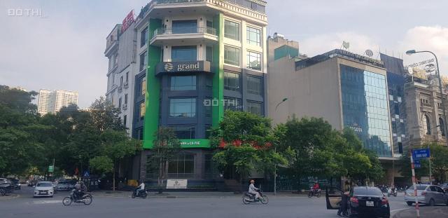 Nhà đẹp thang máy tầng hầm kinh doanh mặt phố Nguyễn Chánh, Cầu Giấy 45 tỷ
