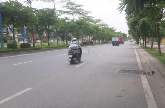 Bán đất phố Việt Hưng, phân lô vỉa hè, ô tô 2 chiều, kinh doanh, 100m2, MT: 6m. Giá 15,3 tỷ