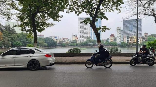 Mặt phố Hồ Đắc Di, lô góc, view hồ, vỉa hè, mặt tiền rộng 5,5m. Kinh doanh sầm uất