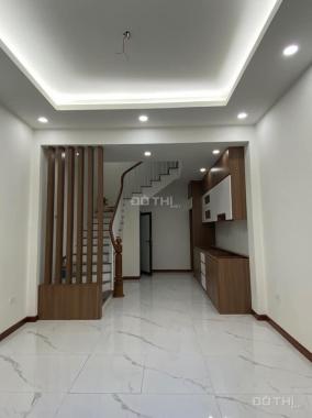 Bán nhà phố Vũ Đức Thận, Long Biên, 5T, 30m2, giá 2,9 tỷ