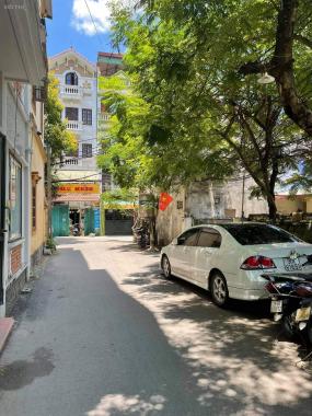 Cho thuê nhà phố Nguyễn Hoàng Tôn, dt 36m2 x 3.5T, giá 12 triệu/th