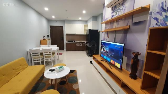 Cho thuê gấp căn hộ mặt tiền Tạ Quang Bửu, Q8 - 2PN full nội thất view hồ bơi tầng cao thoáng mát