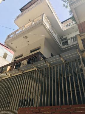 Bán nhà phân lô Hoàng Quốc Việt, ô tô vào nhà. DT 70m2 * 4 tầng * MT 6m