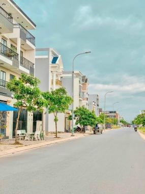Mua đất đón đầu bệnh viện Chợ Rẫy 2 đang xây dựng