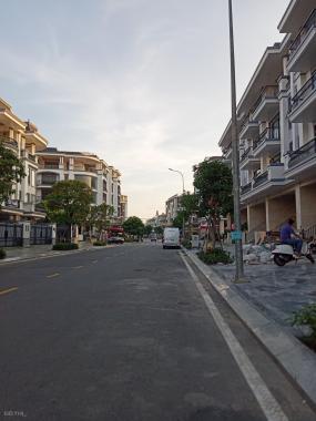 Nhà phố biệt thự Vạn Phúc City Thủ Đức cơ hội giá rẻ 11 tỷ - 13.5-15 tỷ, MTKD 17 - 18.5-28 - 38tỷ