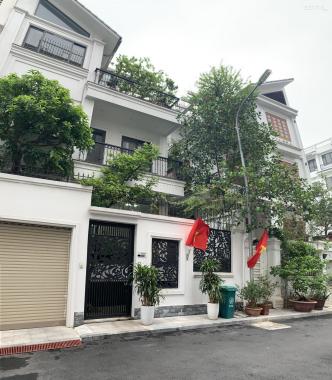 Bán biệt thự nghỉ dưỡng Minh Tâm, Cổ Linh, 135m2, nội thất Châu Âu, có phòng xông hơi, gara