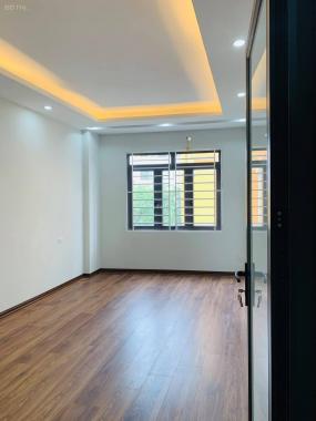 Bán nhà 36m2 x 3 tầng, ô tô đỗ cửa, phường Biên Giang giá 1.53 tỷ