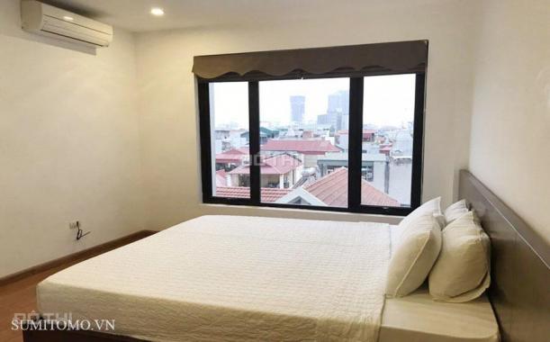 Cho thuê căn hộ dịch vụ 2 ngủ rộng 90m2 Linh Lang, vị trí đắc địa, LH 0966043060