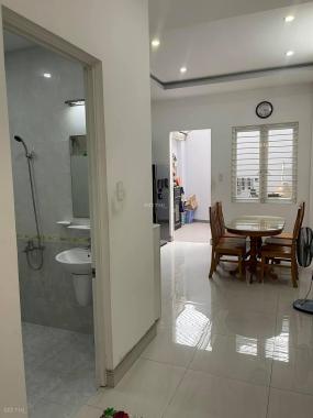 Bán nhà Quận 12, DT 100m2, 3 tầng, 4PN, đẹp lung linh