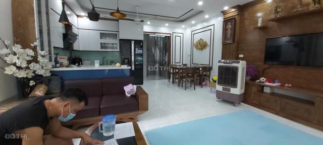 Nhà đẹp - lô góc - KD 54m2 6T 12 tỷ - Nguyễn Khang