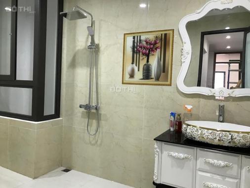 Bán nhà mặt phố Phú Diễn lô góc, 50m2 vỉa hè kinh doanh đỉnh, giá Covid