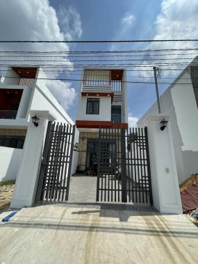Bán nhà riêng tại đường DX 071, phường Định Hòa, Thủ Dầu Một, Bình Dương, DT 104m2, giá rẻ