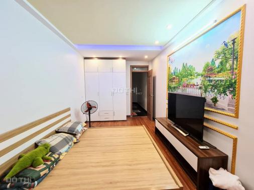 Bán gấp nhà Kim Đồng 5 tầng 36m2, cách phố ô tô 20m full nội thất hotel