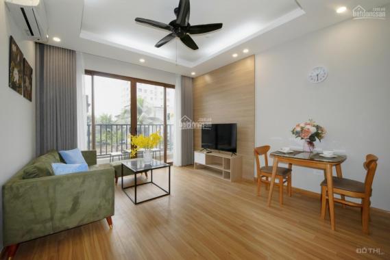 Chính chủ bán gấp căn hộ 2 phòng ngủ, view hồ, tại chung cư C1 Thành Công, 62m, giá 2.8 tỷ.