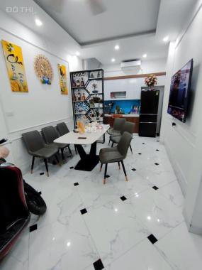 Cần bán nhà mới xây đầy đủ nội thất siêu đẹp, trung tâm quận Đống Đa, gần Văn Miếu