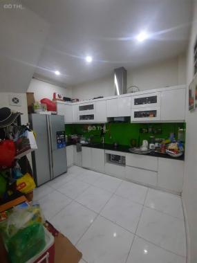 Bán nhà lô góc Nguyễn Khánh Toàn, Cầu Giấy 40m2 5 tầng ô tô đỗ cửa