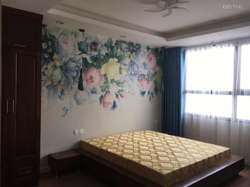 Cho thuê căn hộ 3 phòng ngủ, dt 110m2 full nội thất chung cư D' Capitale. LH: 0974429283