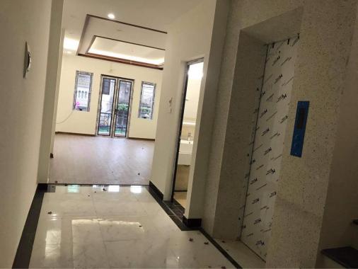 Mặt phố Đền Lừ - mới koong- thang máy - kinh doanh- văn phòng vỉa hè rộng 4 làn dừng đỗ thoải mái
