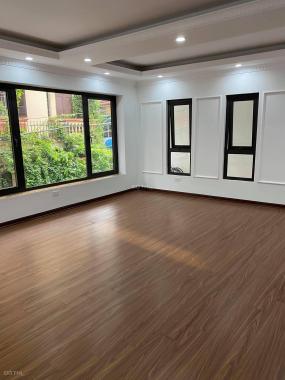 Cơ hội đầu tư! Mặt phố Kim Đồng, 120m2 mặt tiền 8.6m, vỉa hè 5m, kinh doanh sầm uất, giá 20 tỷ