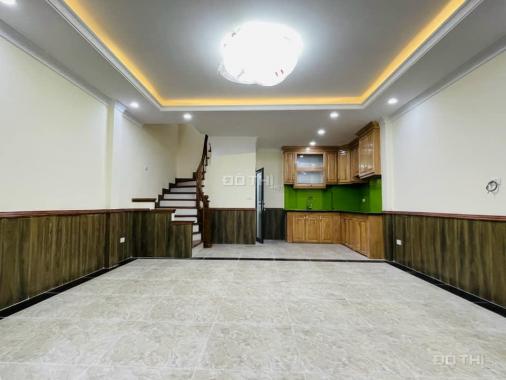 Siêu phẩm Kim Giang, Thanh Xuân, DT 6T * 40m2, mt 4m, ô tô vào nhà, giá 6 tỷ 2