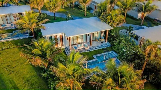Cần bán 1 căn villas 3 phòng ngủ, sát biển tại Maia Resort
