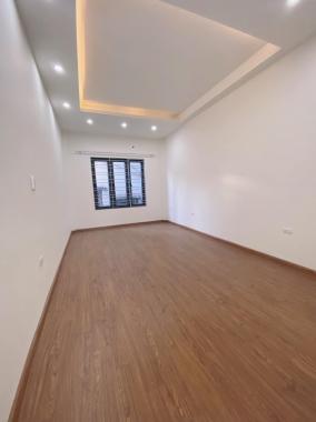 Căn góc gần Bờ Sông Sét, HM ô tô cất nhà. DT 54.6m2, giá 7,1 tỷ