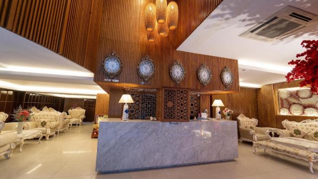 Khách sạn đẹp nhất phố Bát Sứ, 10T mặt tiền rộng trung tâm Hoàn Kiếm, doanh thu 14tỷ/năm