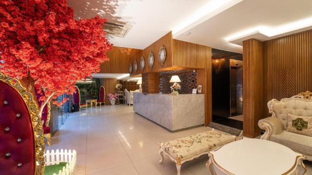 Khách sạn đẹp nhất phố Bát Sứ, 10T mặt tiền rộng trung tâm Hoàn Kiếm, doanh thu 14tỷ/năm