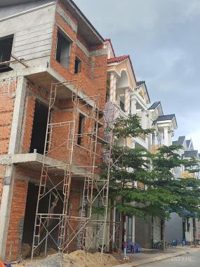Cần bán căn nhà TT 1 tỷ 300tr, LH chủ nhà 03,73,78,38,78, gần ngã tư Hòa Lân, Thuận Giao