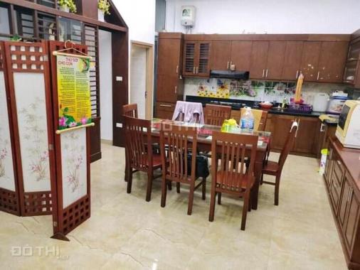 Bán căn nhà phân lô, ô tô đỗ cửa tại Nguyễn Trãi, Hà Đông 80m2 giá 6.4 tỷ