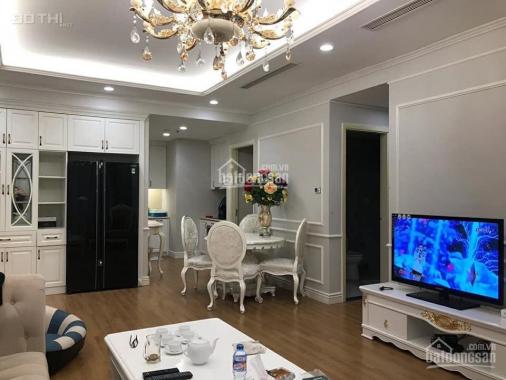 Chính chủ bán gấp căn hộ 2 phòng ngủ, full đồ tại chung cư D2 Giảng Võ, Ba Đình, 75m2, giá 3.4 tỷ