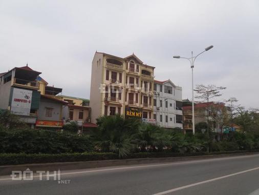 Bán nhà mặt đường Chu Huy Mân, Long Biên 5 tầng, vỉa hè, ô tô tránh, gara ô tô, ở và kinh doanh