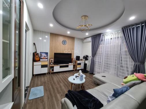 Chỉ 93tr/m2 có nhà 4 tầng, mới, đẹp, 100m ra phố Nguyễn Khang Cầu Giấy. Lh 0854984333