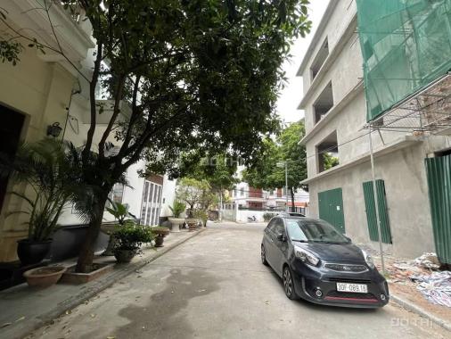 Bán căn góc nhà mặt phố Phú Xá, hướng Nam & Đông, đường trước nhà rộng, ô tô đỗ cửa. LH: 0398195355