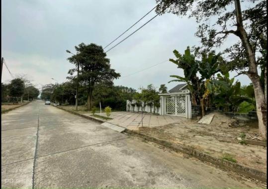 Bán nhanh 190m2 đất tái định cư B Đồng Mô Ba Vì, gần làng VH các DTVN, giá 1, x tỷ, L/H: 0974715503